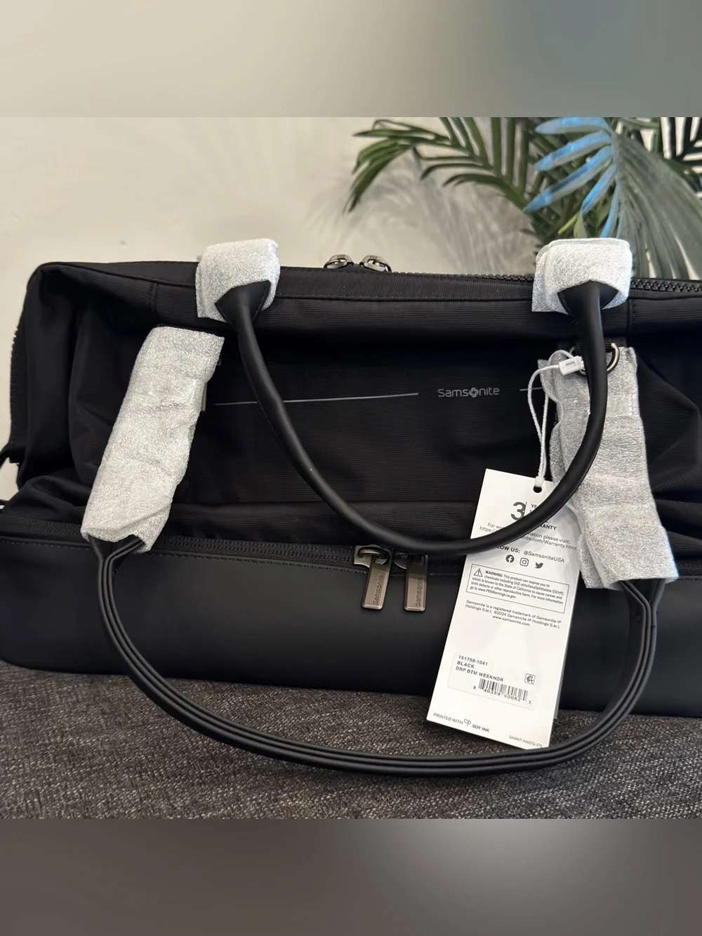Elle Black Duffel Bag Shoulder Strap Leisure Luxe 33L Vegan Leather Weekender